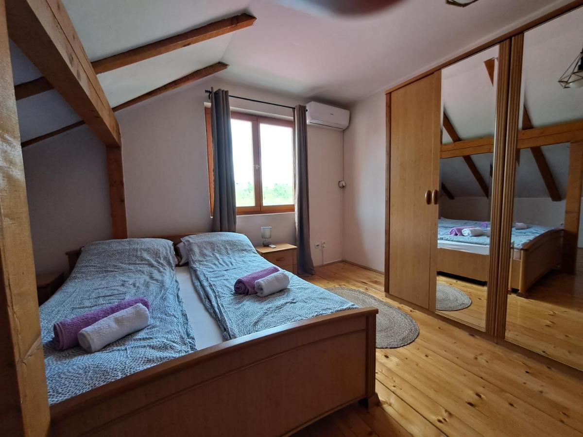 Sofi Apartman Ni Kültér fotó