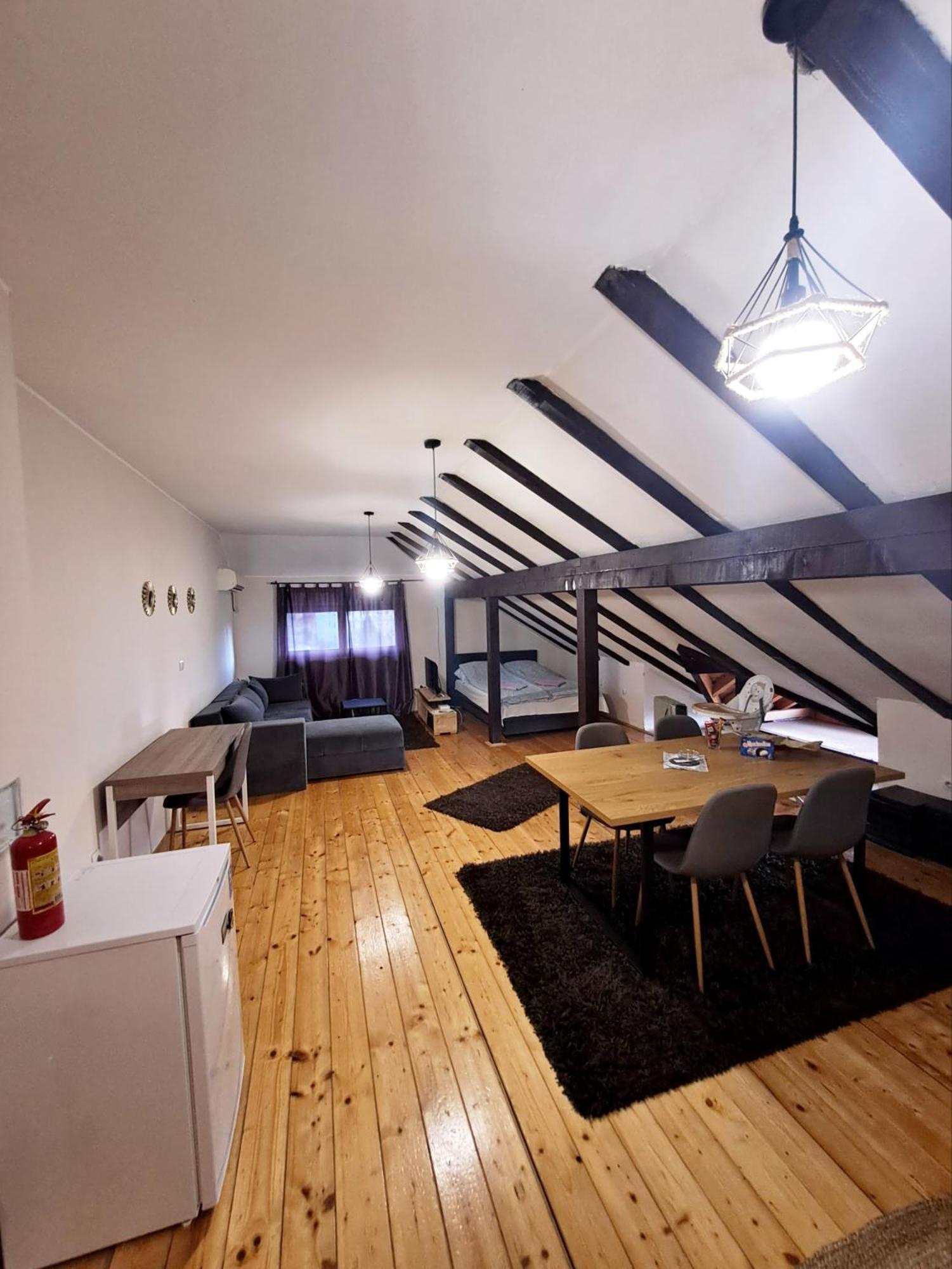 Sofi Apartman Ni Kültér fotó